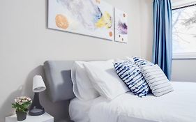 Gorgeous 2Br Condo W Parking Patio Coffee!