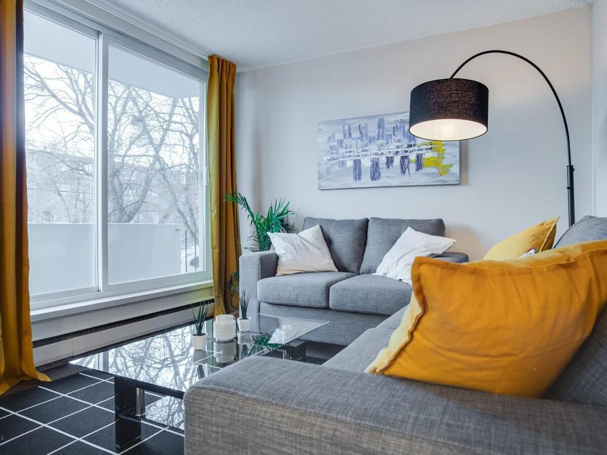 Gorgeous 2Br Condo W Parking Patio Coffee! Calgary Exterior photo