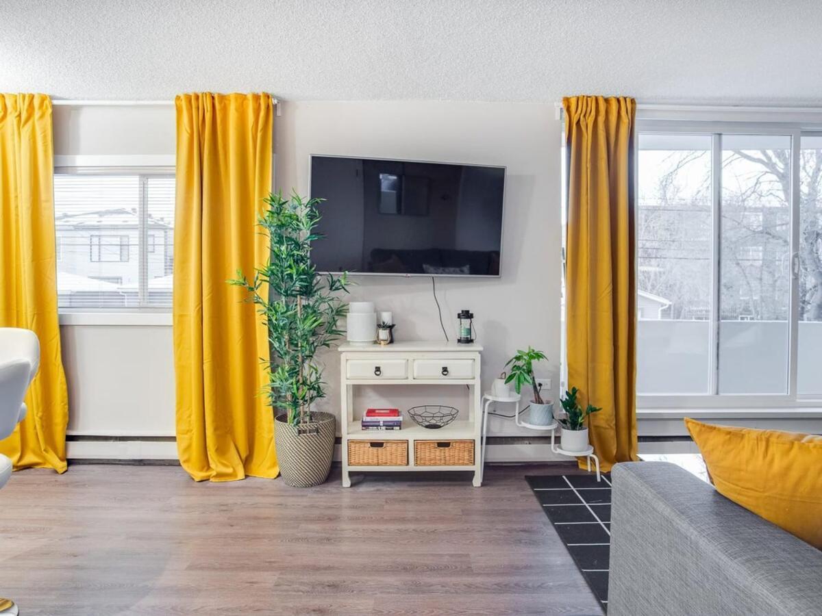 Gorgeous 2Br Condo W Parking Patio Coffee! Calgary Exterior photo